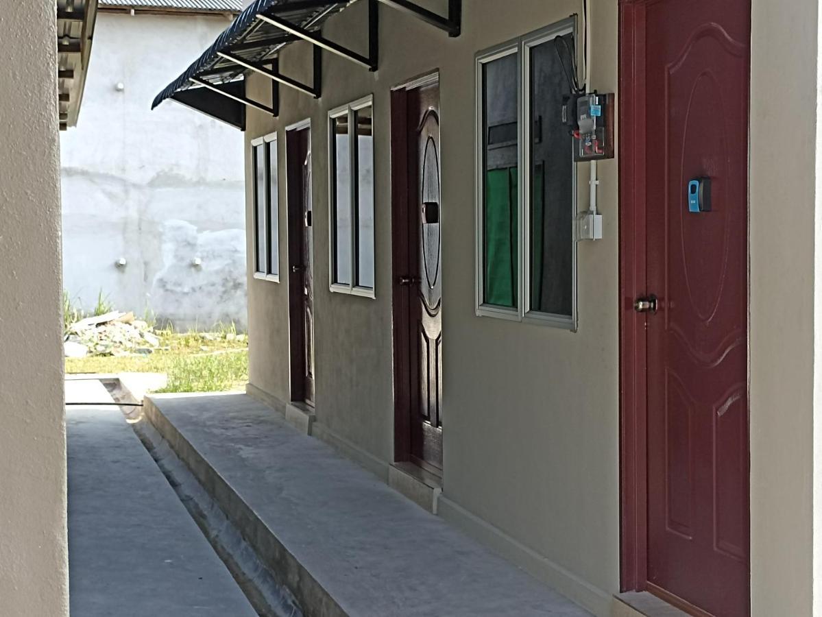 Depulauserai Roomstays Pekan Bagian luar foto