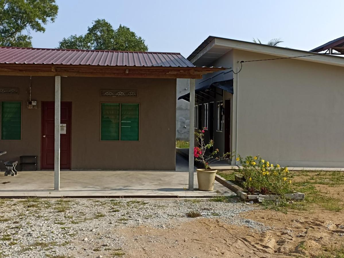 Depulauserai Roomstays Pekan Bagian luar foto