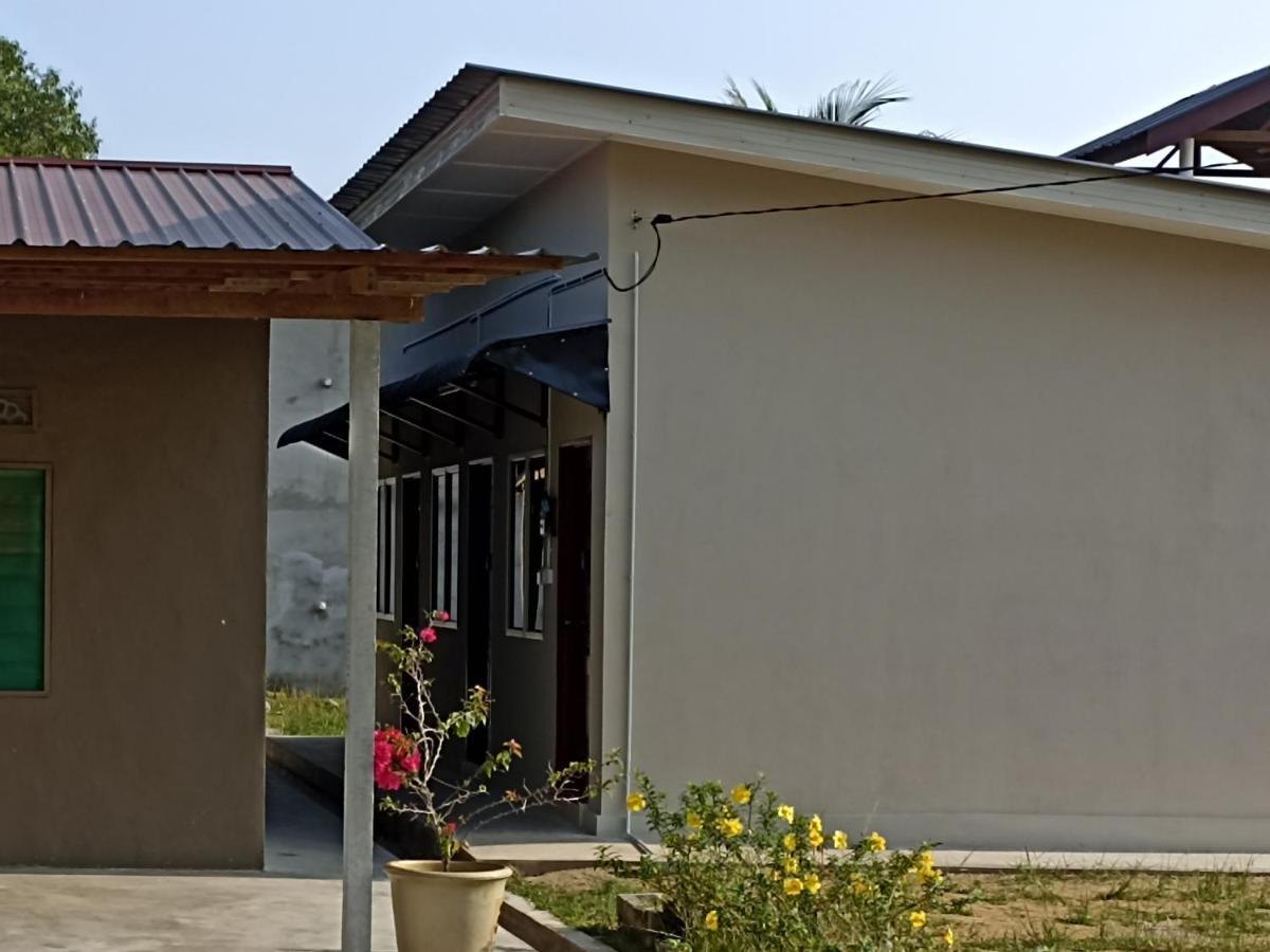 Depulauserai Roomstays Pekan Bagian luar foto